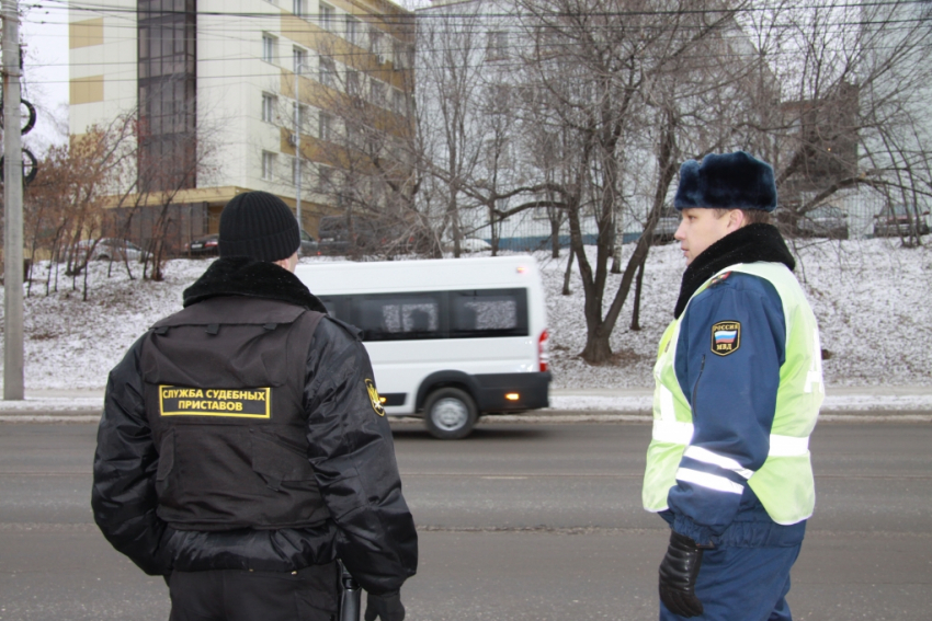 На дороги Новороссийска снова вышли приставы 