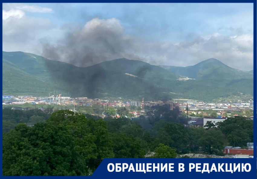 Жгут что-то ужасное: на одной из новороссийских строек развели настораживающий костер