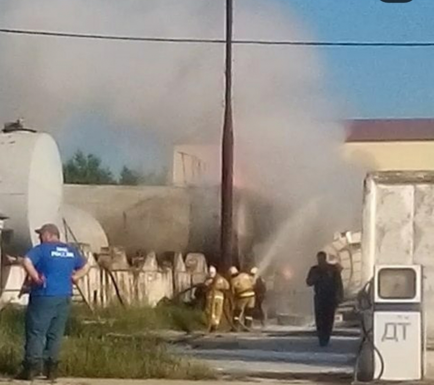 Пострадавший водитель бензовоза рассказал о пожаре на заправке в Новороссийске