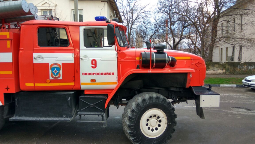 Сразу два пожара ликвидировали в Новороссийске
