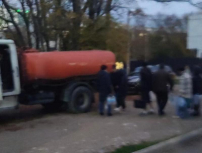 Недовольство переросло в негодование: Цемдолина третьи сутки без воды