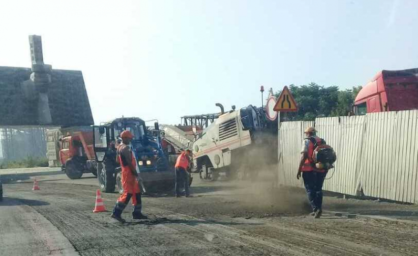 В Новороссийске приступили в масштабной реконструкции дороги
