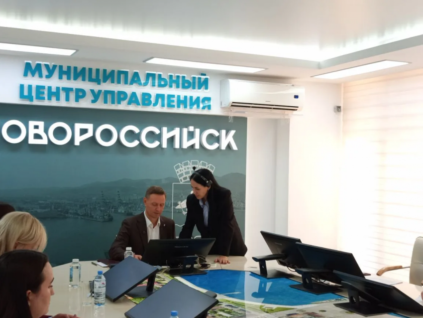 Стало известно, когда в Южном районе запустят дорогу: глава Новороссийска проводит «горячую линию»