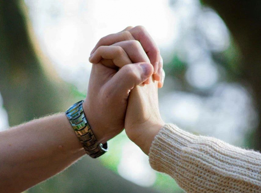 Гороскоп от «Блокнота»: Львам организовать свидание, а Ракам провести день спокойно 