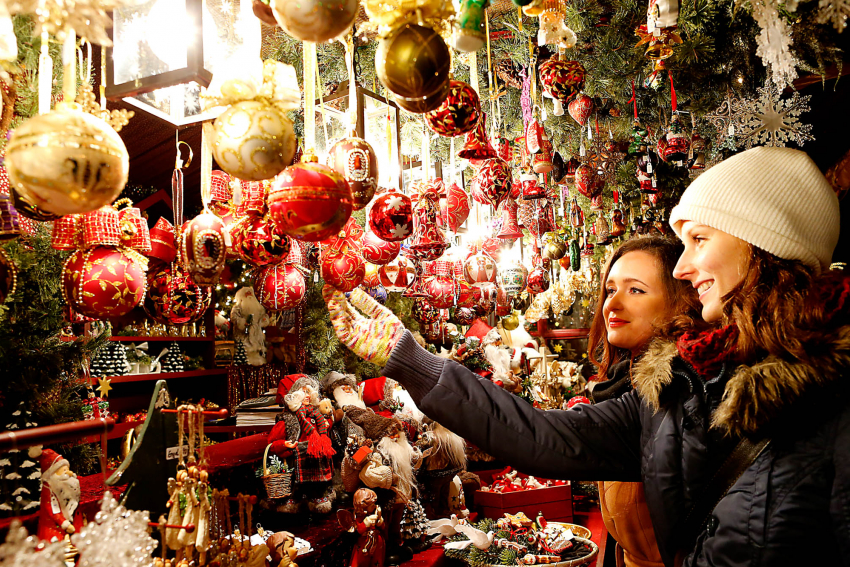 Афиша в Новороссийске на 30 и 31 декабря: хороводы вокруг ёлки, поход в костюмах и резиденция Деда Мороза 