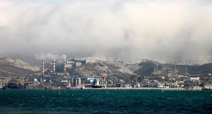 Уровень загрязнения воздуха в Новороссийске превысил норму