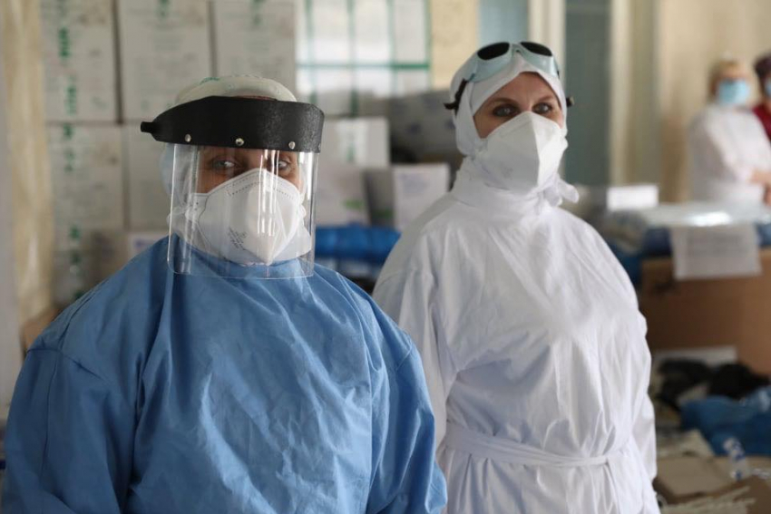 Медиков Новороссийска обеспечат дополнительной защитой от пандемии 