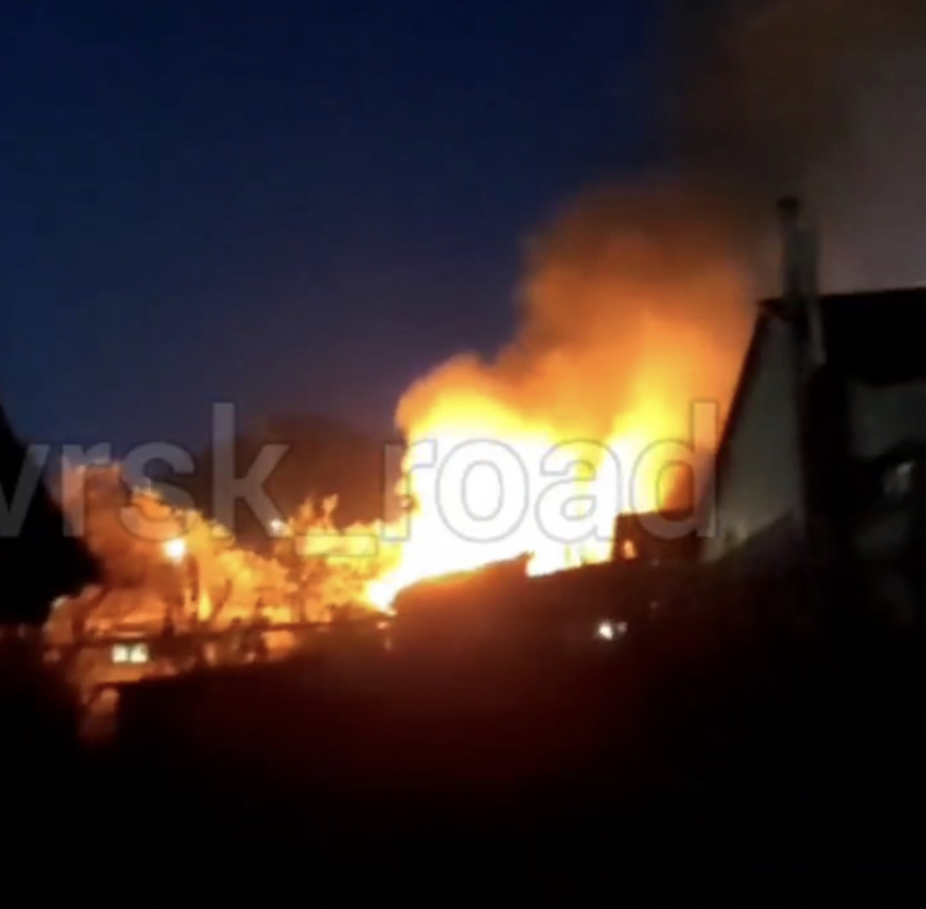 В Новороссийске произошел пожар: загорелся жилой дом 