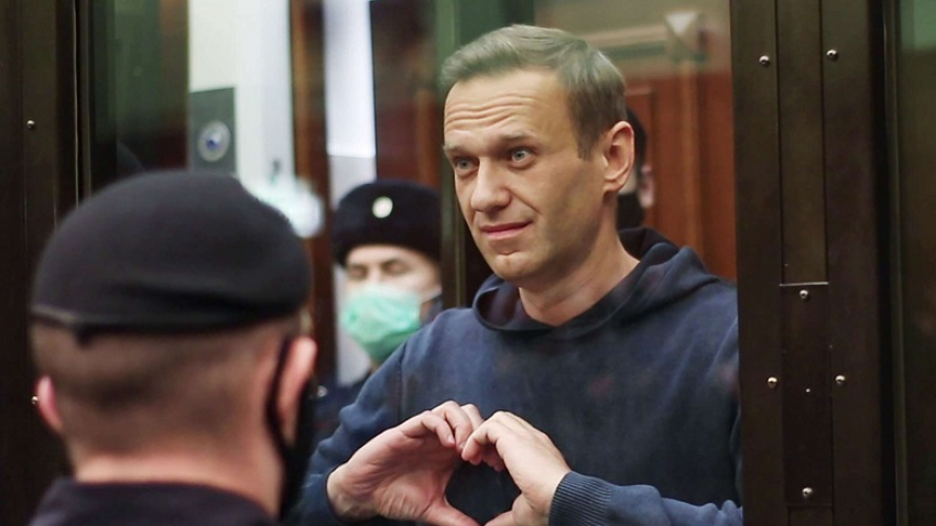 СМИ сообщают о смерти Алексея Навального* в колонии: что известно к этому часу   