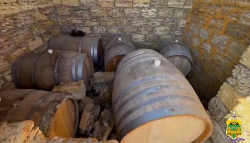 Более 5 тонн нелегального вина и винной продукции изъяли полицейские Новороссийска