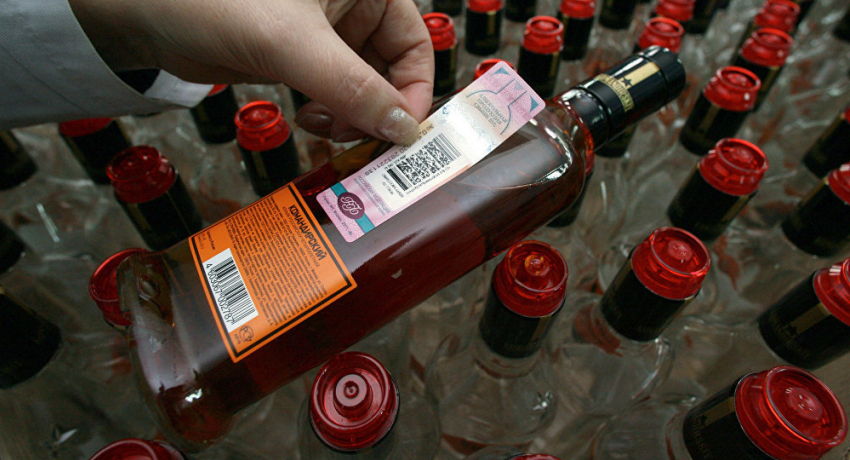 Делец в Новороссийске выдавал алкоголь с метанолом за «элитный» 