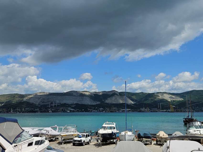 Погода в Новороссийске: выглянет солнце, но сильно теплее не станет 