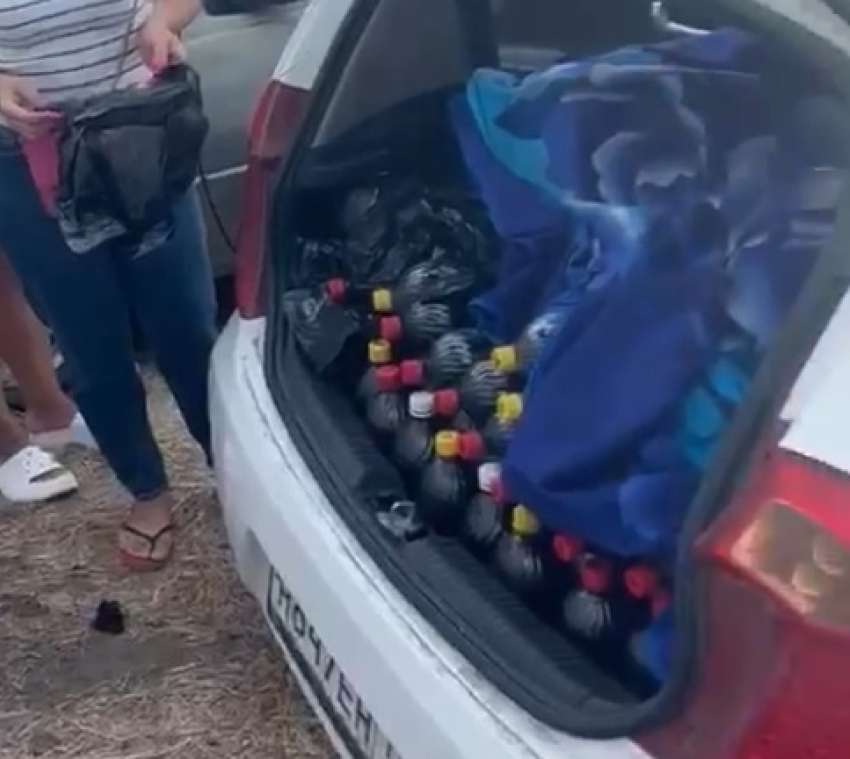 Полный багажник контрафактного «спирта» продают вблизи Новороссийска