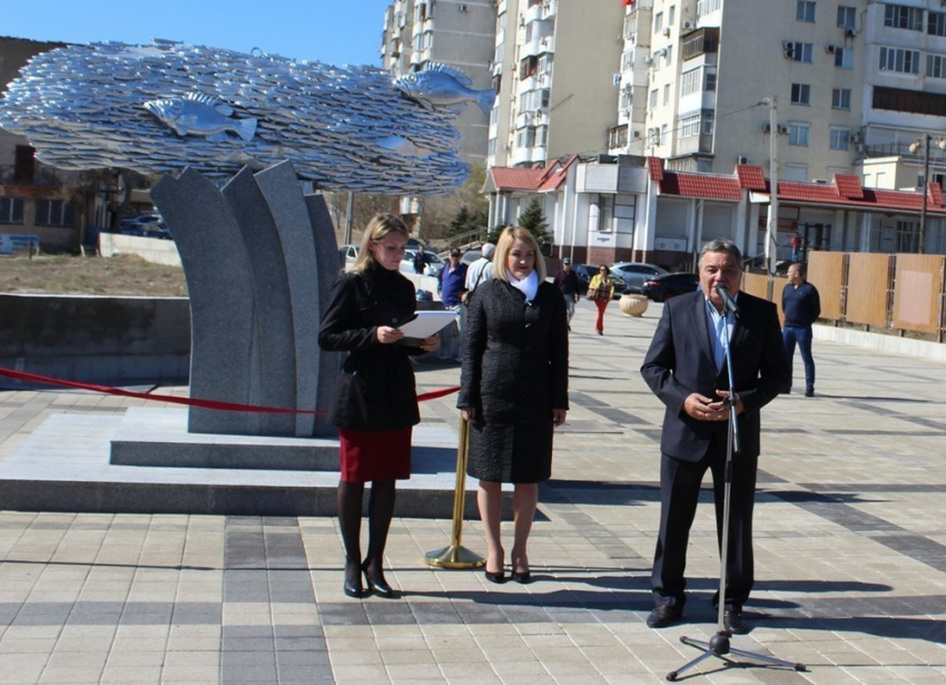В Новороссийске  открыли памятник «Хамсе»