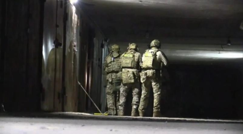 ФСБ заявила о предотвращении атаки 13 дронов на военный аэродром в Ростове