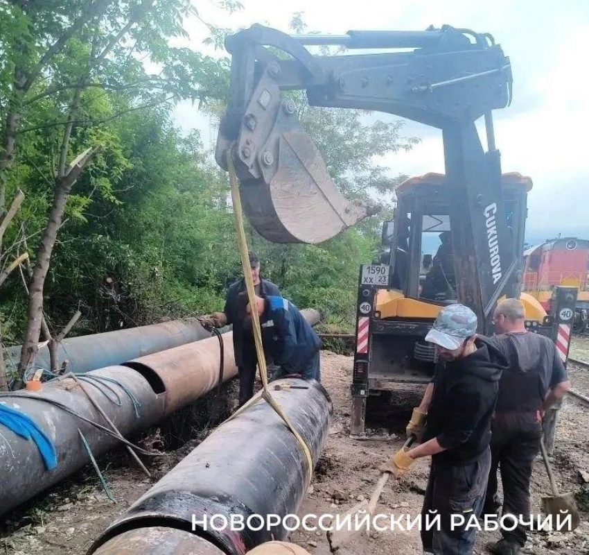 Кошмар в Новороссийске: 40 тысяч человек остались без воды из-за порыва