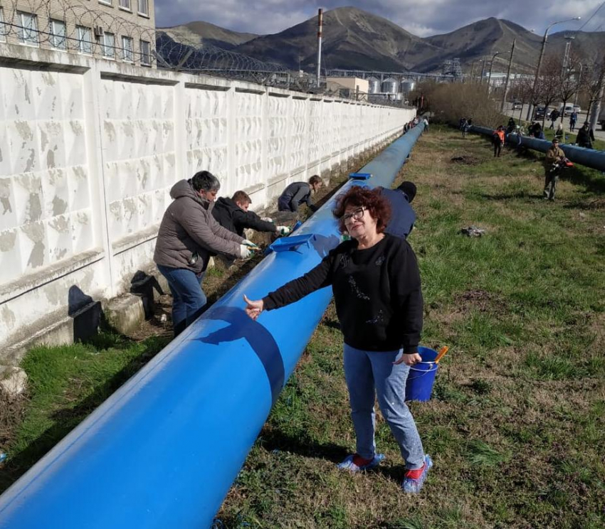 «Водоканал» чистит, красит, кронирует и борется