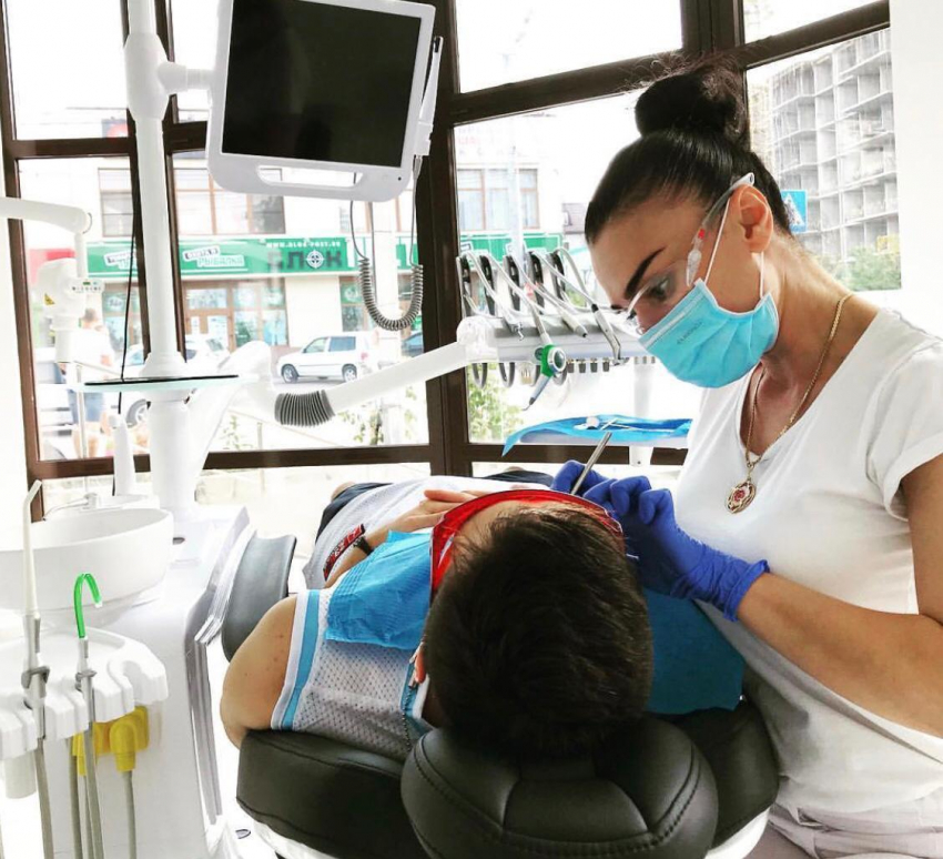 Секрет «живых» зубов  знает только одна клиника Новороссийска 