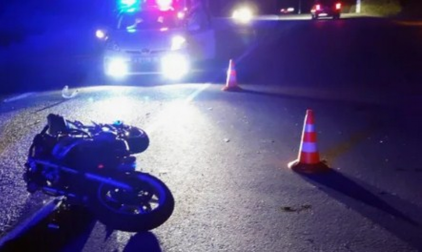 Под Новороссийском погиб мотоциклист: его сбила иномарка