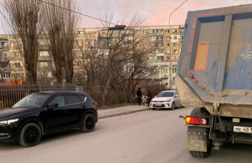 Дождались: парковку КАМАЗов возле детских садов запретят в Новороссийске 