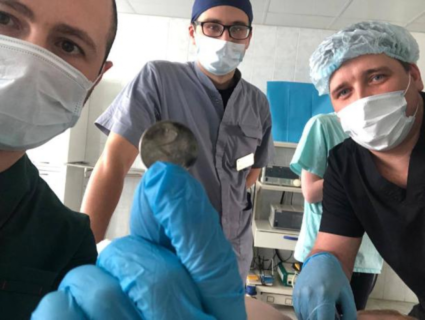 Трехлетнего мальчика, проглотившего монету, спасли новороссийские врачи