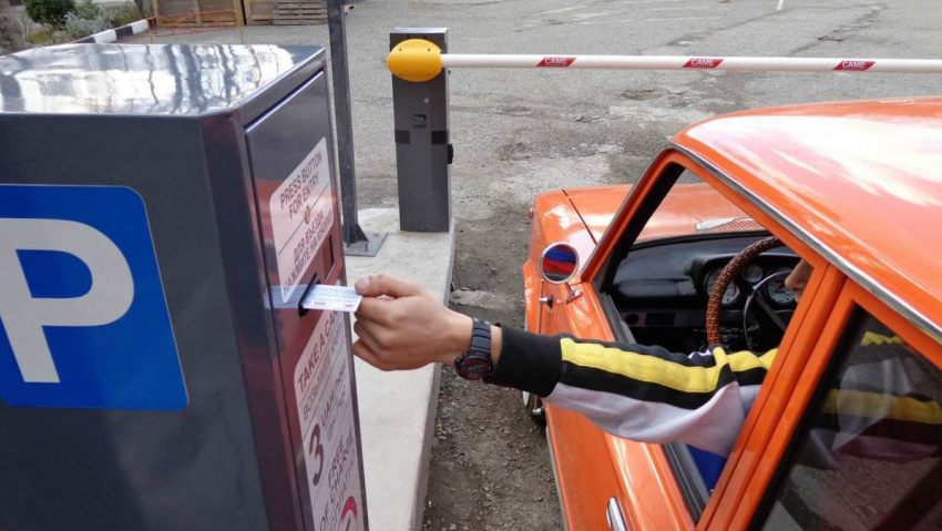 Центр Новороссийска станет платным для автомобилистов 