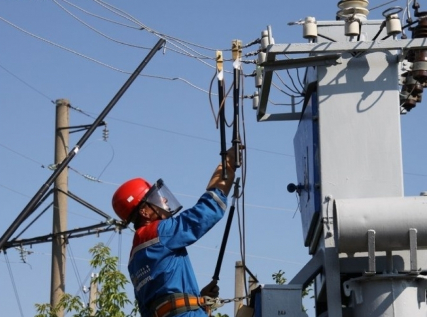 В разных районах Новороссийска будут отключать электричество в течение дня