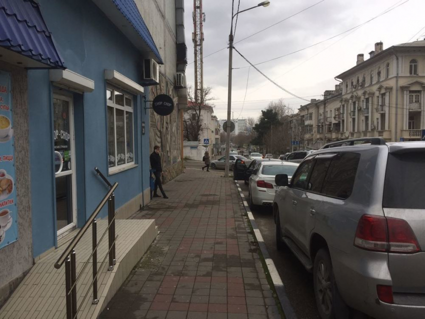 520 тысяч рублей похищено из машины в центре Новороссийска
