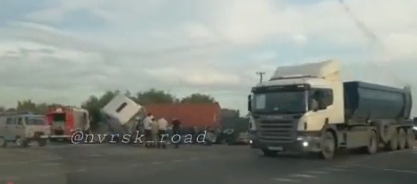 Насмерть раздавили людей грузовики  недалеко от Новороссийска