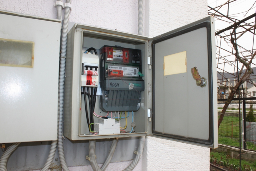 Энергетики установили 12 тысяч антимагнитных пломб в юго-западном районе  края