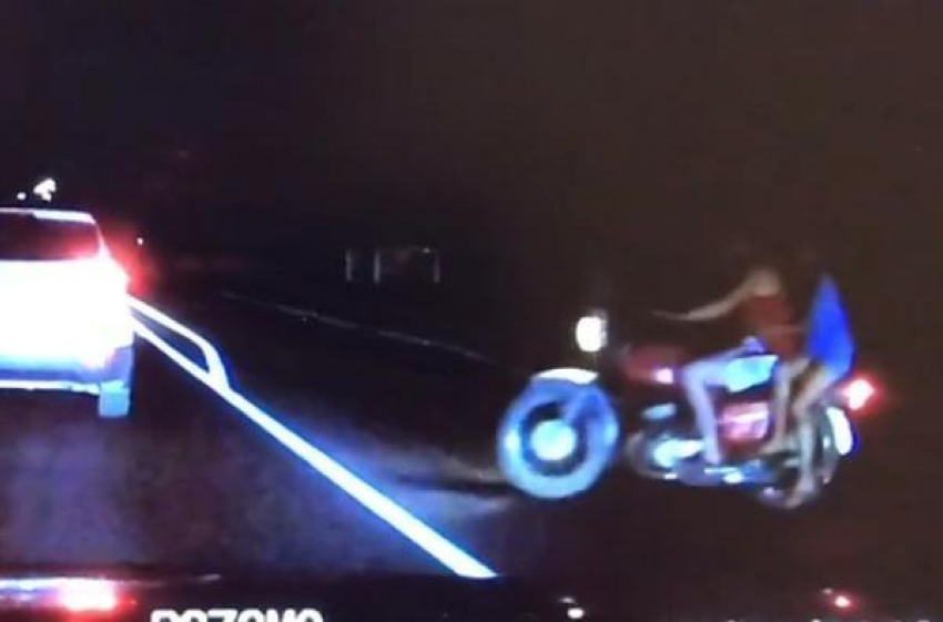 Видео смертельного ДТП мотоцикла и КамАЗа под Новороссийском попало в сеть