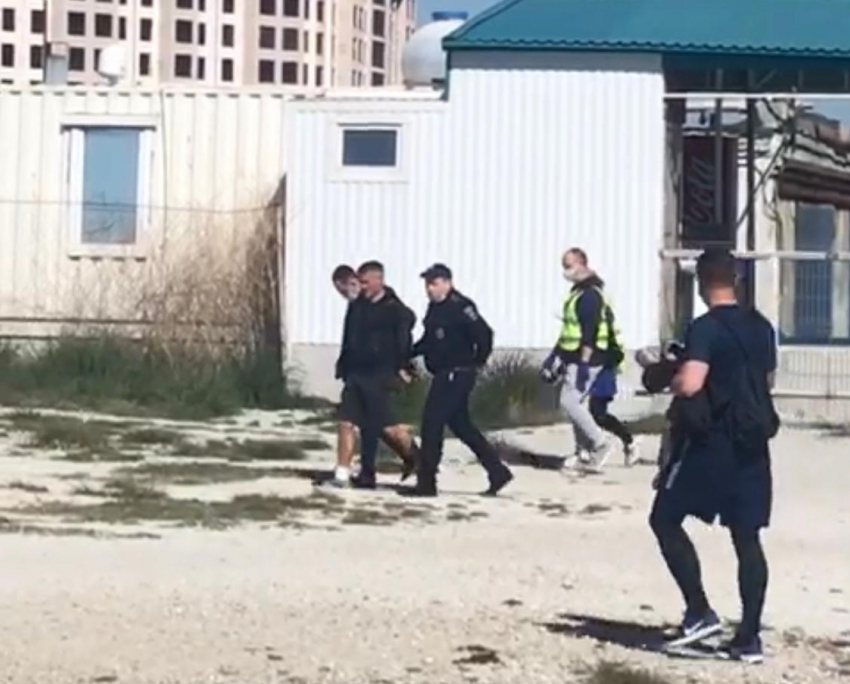 Наручники за пробежку: стали известны подробности задержания спортсмена на набережной в Новороссийске