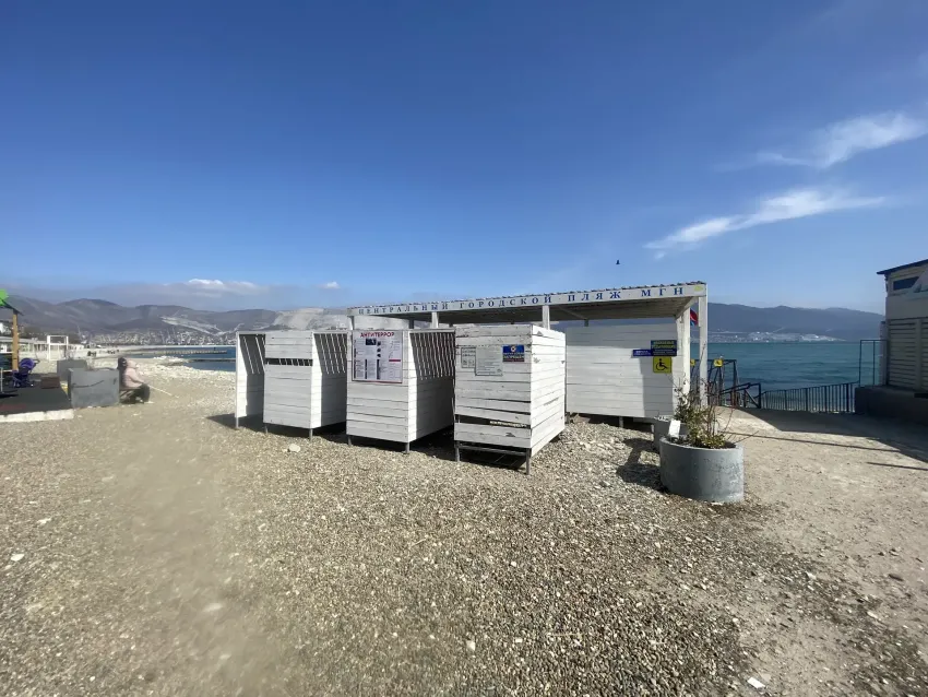 Туристический сезон: в Новороссийске откроют 30 пляжей и разрисуют дома