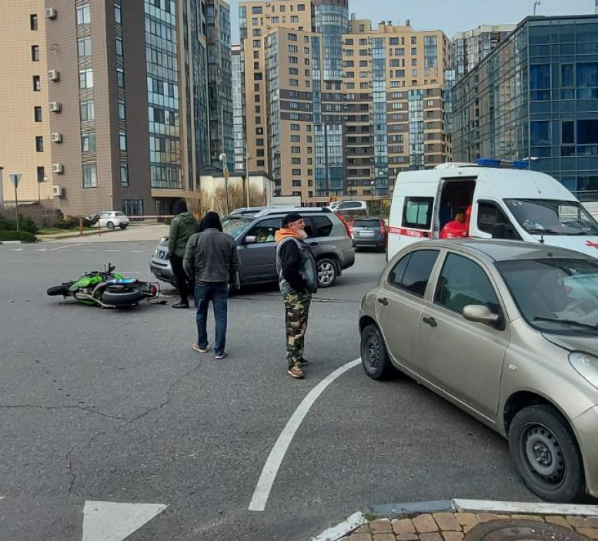 Авария с мотоциклом и иномаркой произошла в Новороссийске 