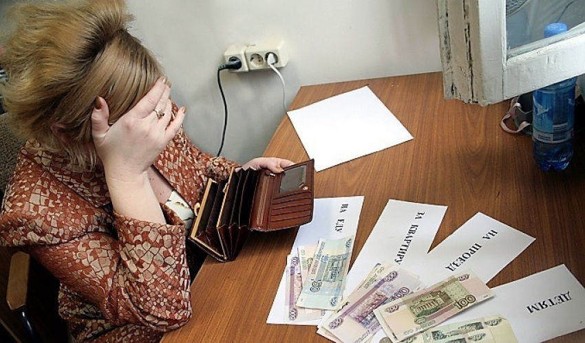 Новороссийцы назвали сумму зарплаты, с которой можно жить, а не «выживать"