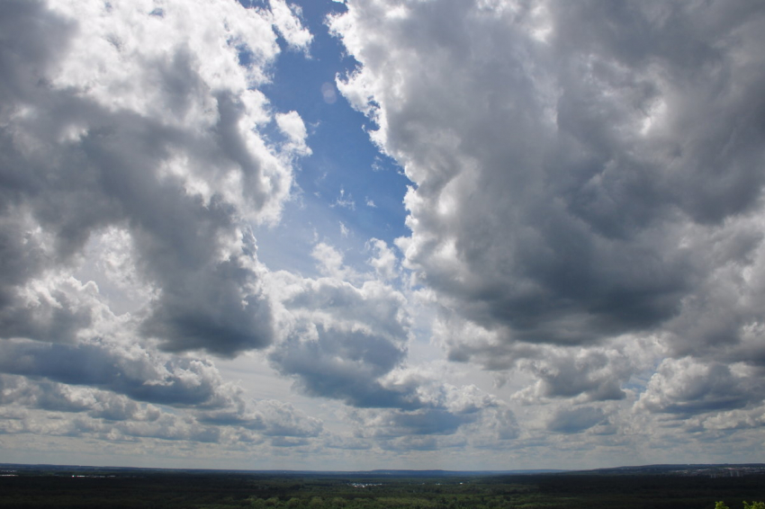 В Новороссийске будет облачно с прояснениями в День памяти погибших