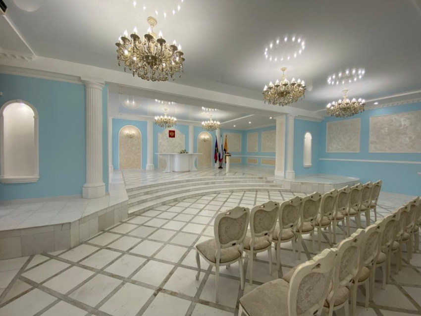 Время свадеб: в Новороссийске отремонтировали ЗАГС