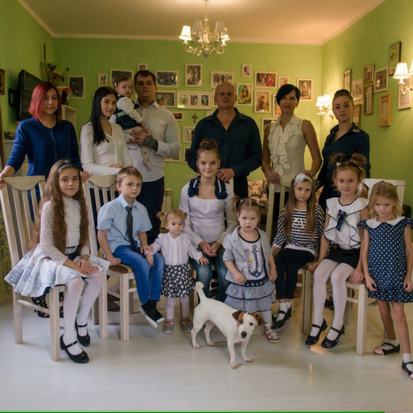 Десять приемных детей воспитывают новороссийцы Наталья и Андрей Савельевы