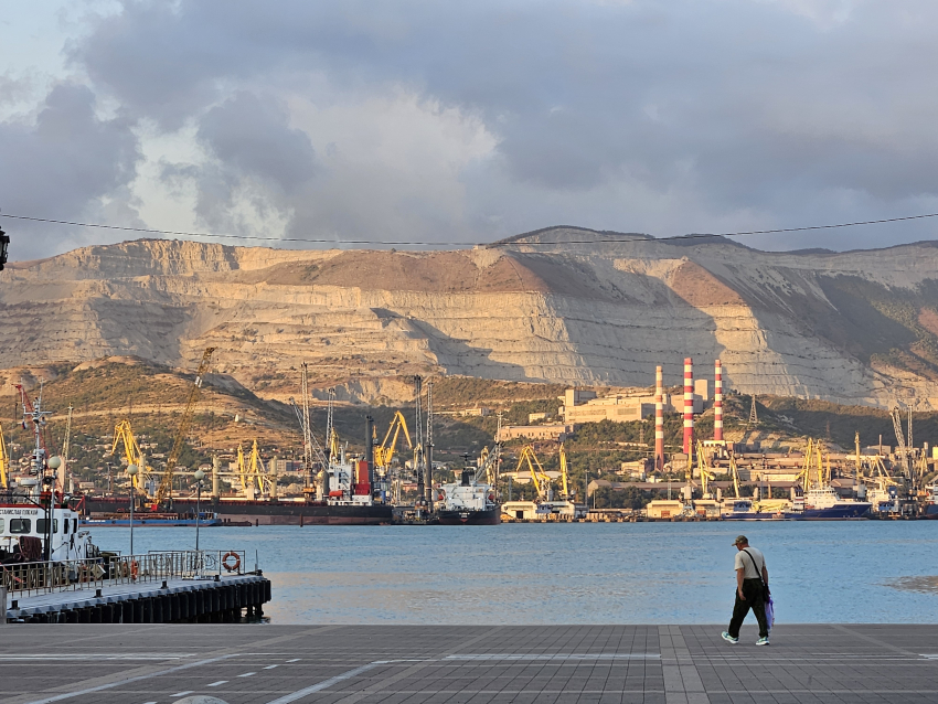 Погода в Новороссийске: облачно, а к вечеру поднимется северо-восточный ветер 