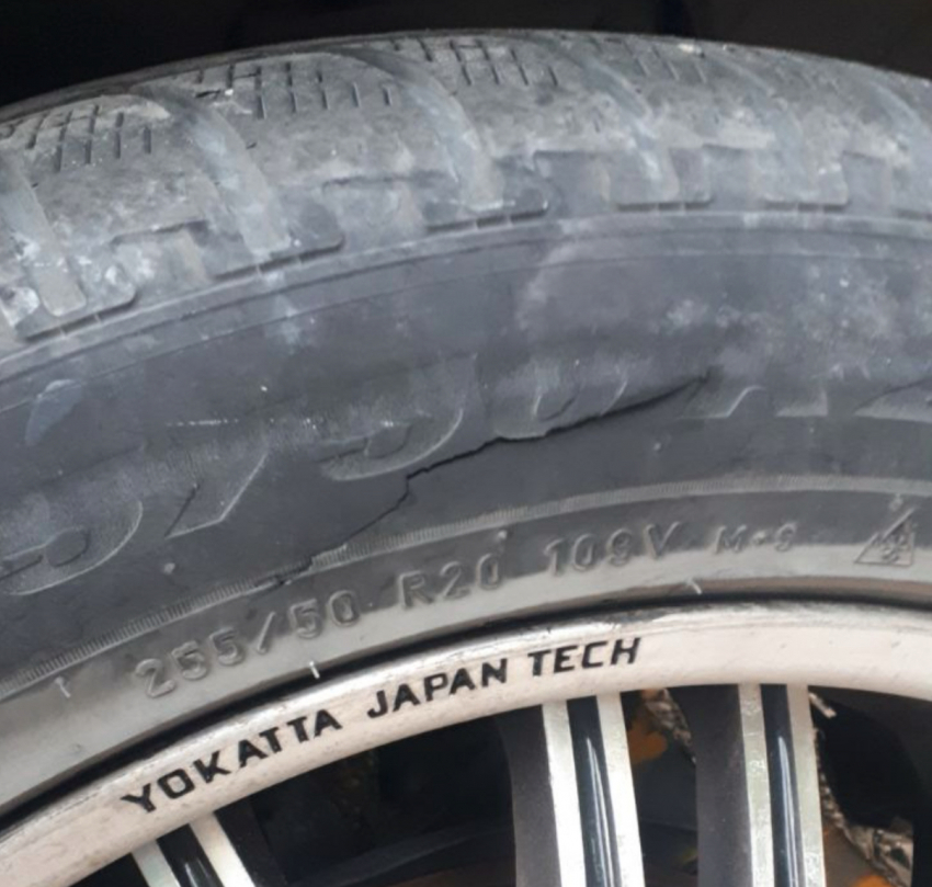 «Горячие» новости с выборов: в Новороссийске неизвестные повредили автомобиль кандидата в депутаты 