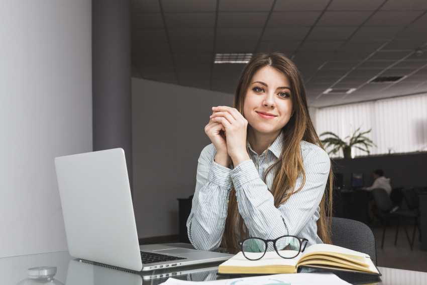 Дамы всякие важны: жительниц Новороссийска поздравляют и приглашают на ярмарку вакансий