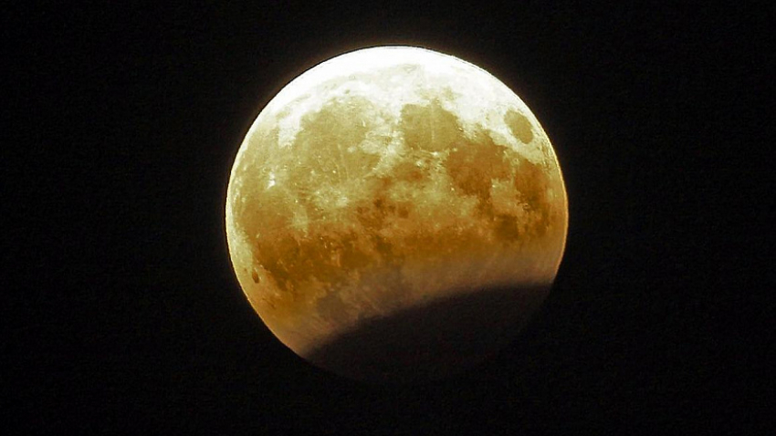 В октябре новороссийцы смогут наблюдать лунное затмение