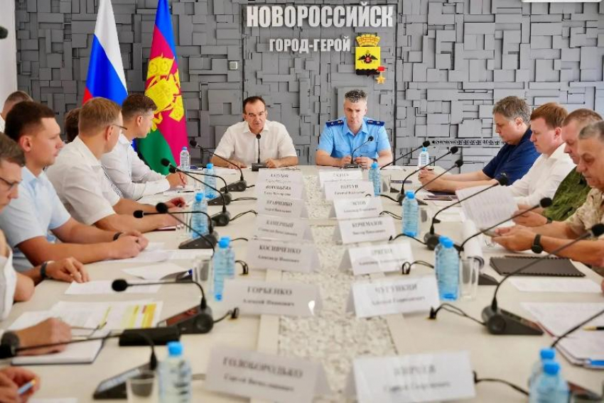 После атаки Новороссийску помогают вернуться к привычной жизни: что известно о последствиях