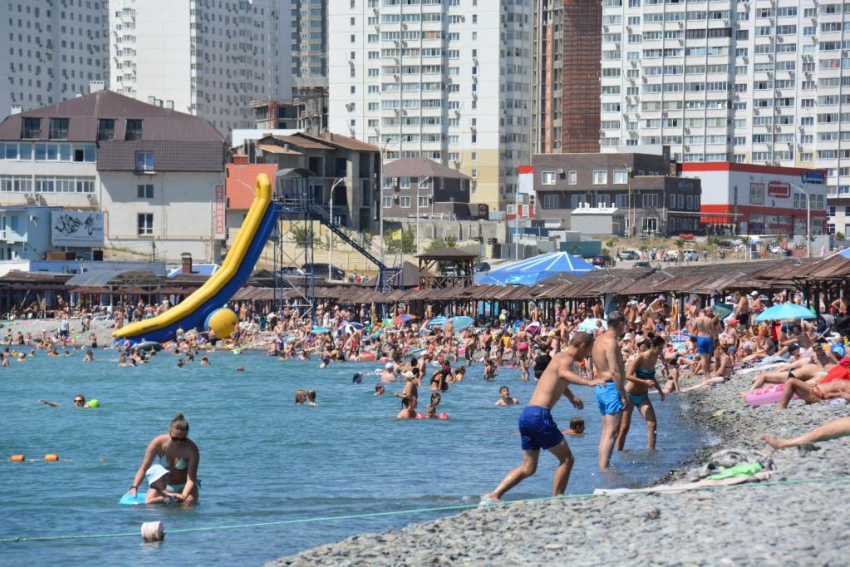 Более полумиллиона туристов посетили Новороссийск в курортный сезон
