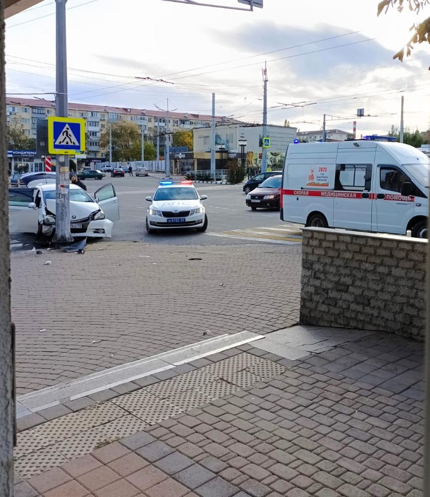 На перекрёстке Куникова-Ленина в Новороссийске снова произошла авария