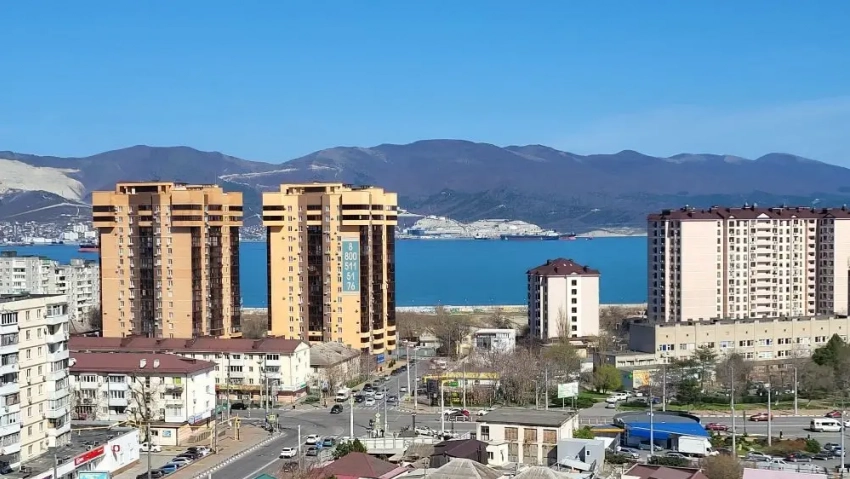 Атака БПЛА: в Новороссийске история повторяется, в Краснодаре посыпались стекла