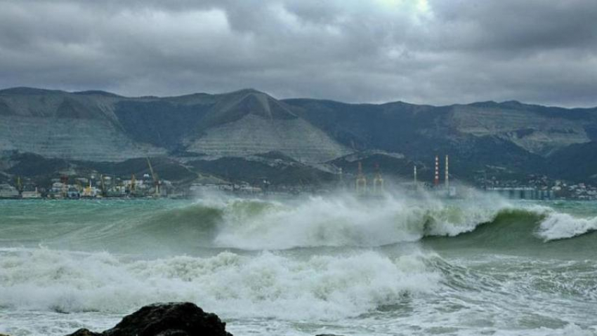 Шторм в Новороссийске: в течение суток ожидается ухудшение погоды
