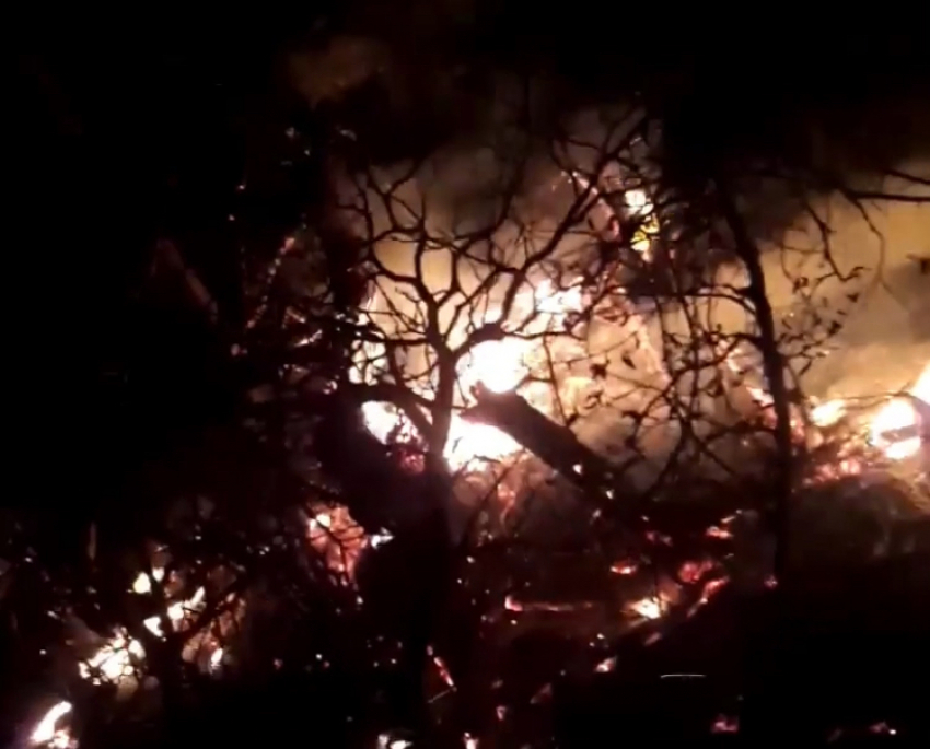 В горах Новороссийска снова вспыхнул пожар 