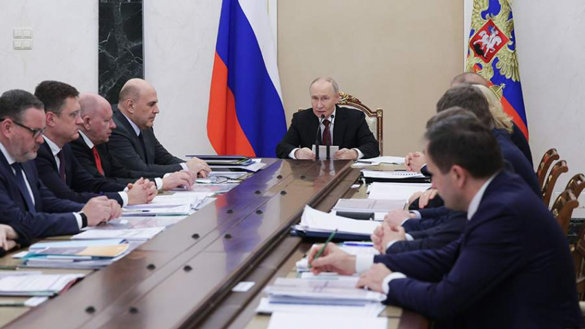 Путин объявил о повышении пенсий и зарплат бюджетников