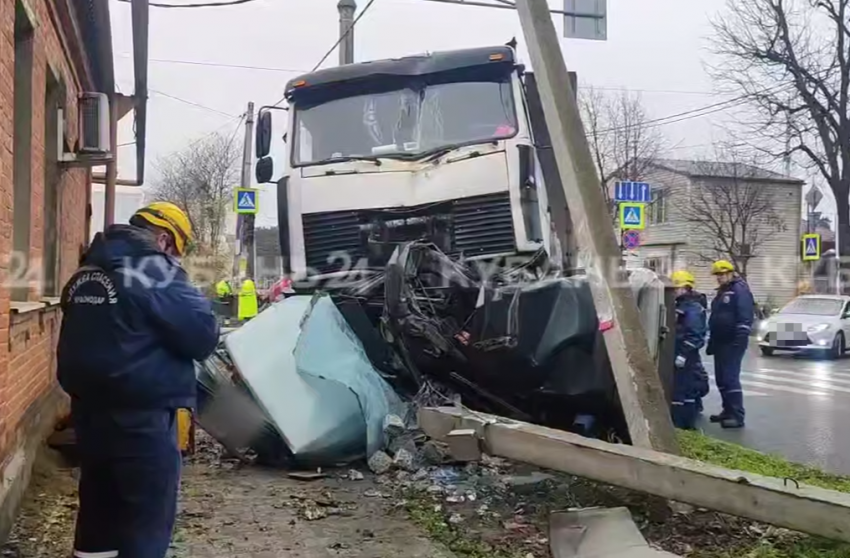 Страшное ДТП в Краснодаре, а в Новороссийске - аварии и пробки
